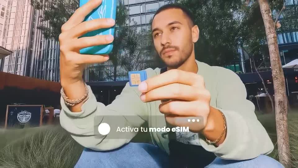 Ejemplo de anuncio de video a pantalla completa en una TV